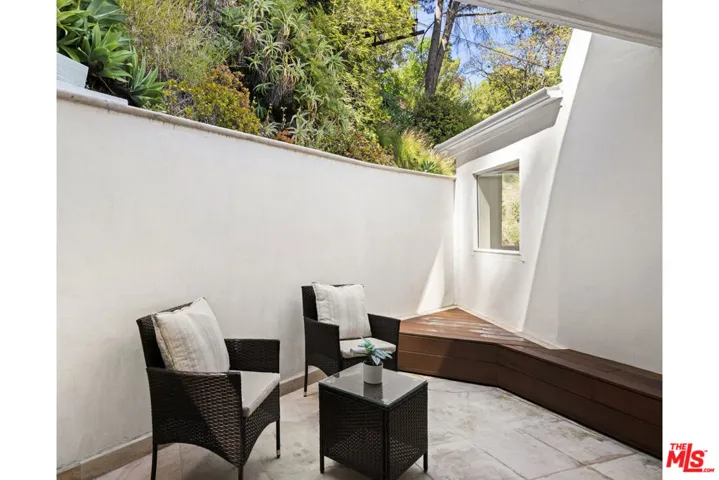 3111 Belden Drive, Los Angeles, California 90068