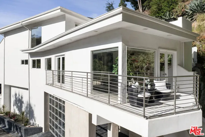 3111 Belden Drive, Los Angeles, California 90068