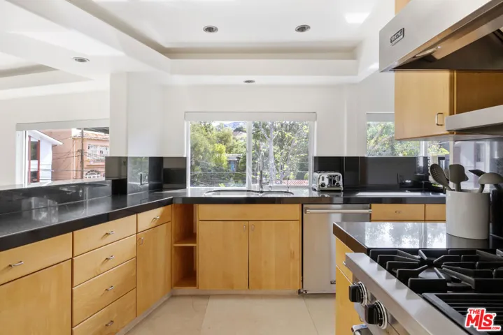 3111 Belden Drive, Los Angeles, California 90068