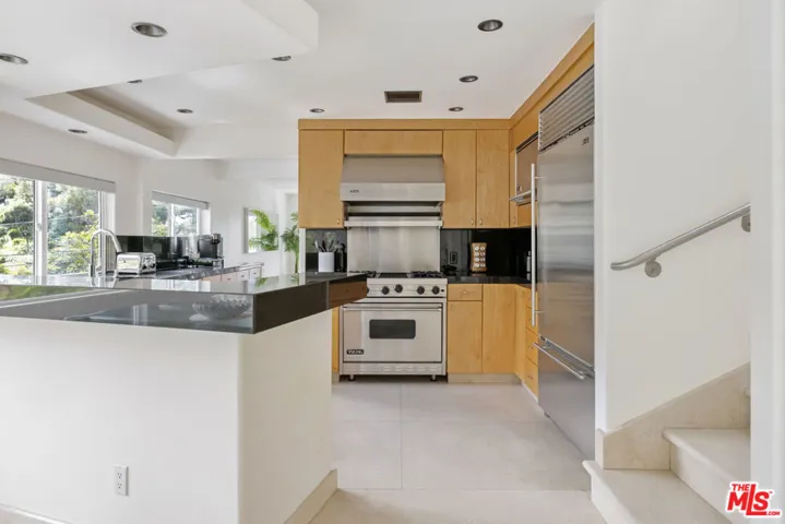 3111 Belden Drive, Los Angeles, California 90068