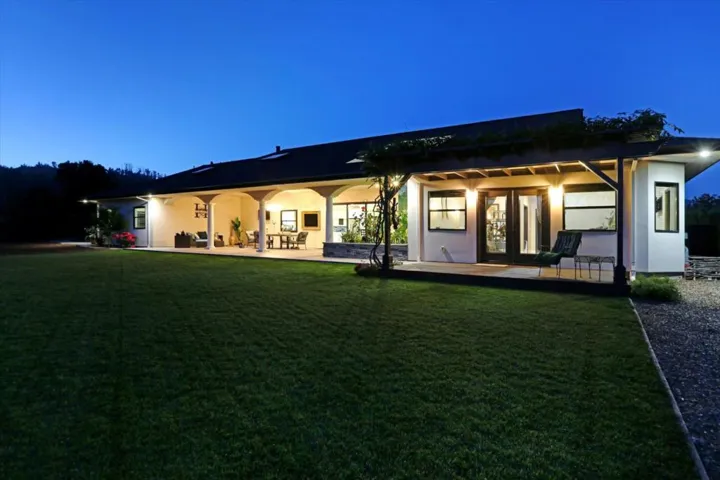 695 Quietwater, Santa Rosa, California 95404