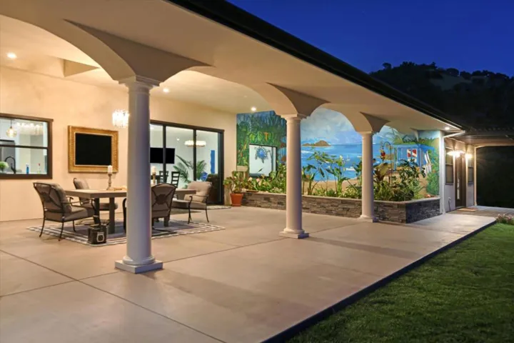 695 Quietwater, Santa Rosa, California 95404