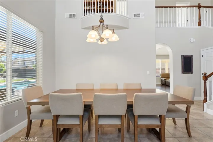 FORMAL DINING AREA