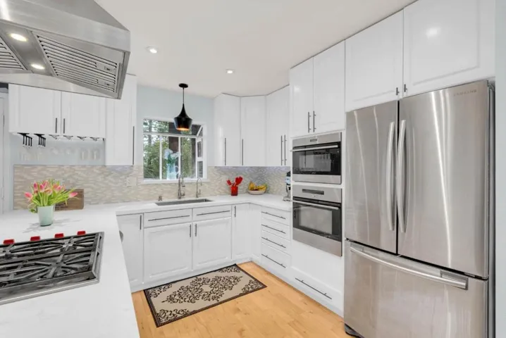 18485 Main Boulevard, Los Gatos, California 95033