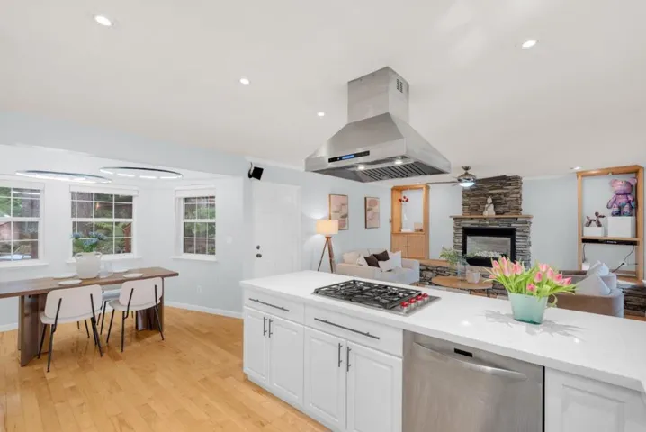 18485 Main Boulevard, Los Gatos, California 95033