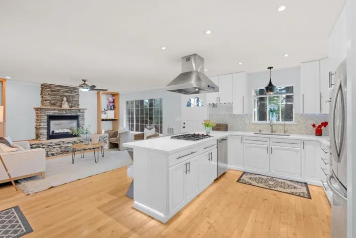 18485 Main Boulevard, Los Gatos, California 95033