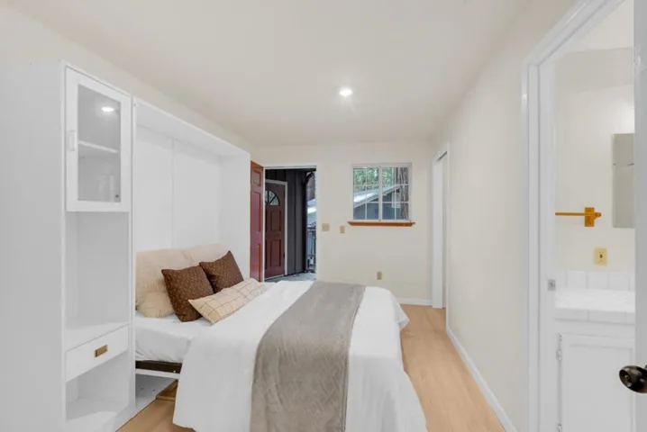 18485 Main Boulevard, Los Gatos, California 95033