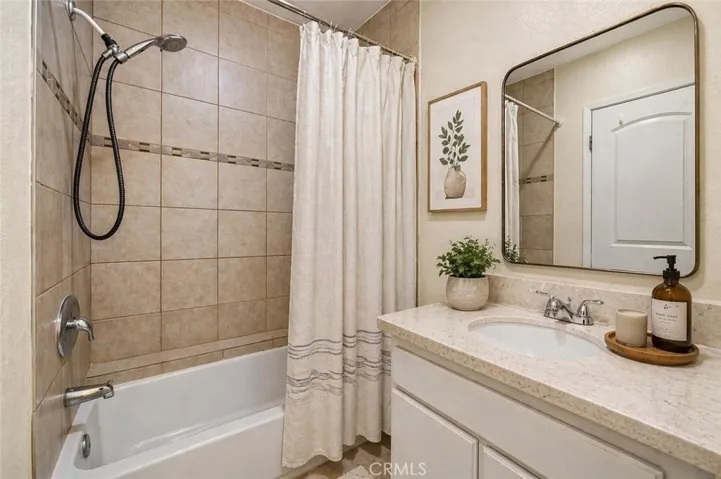 21219 Roscoe Boulevard 211, Canoga Park, California 91304
