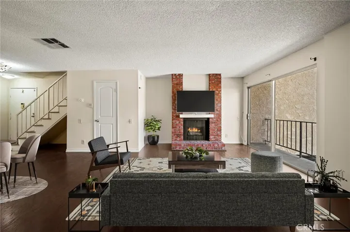 21219 Roscoe Boulevard 211, Canoga Park, California 91304