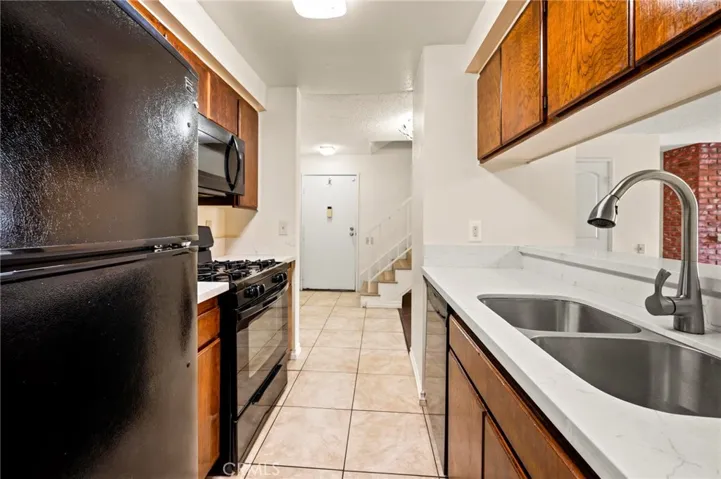 21219 Roscoe Boulevard 211, Canoga Park, California 91304