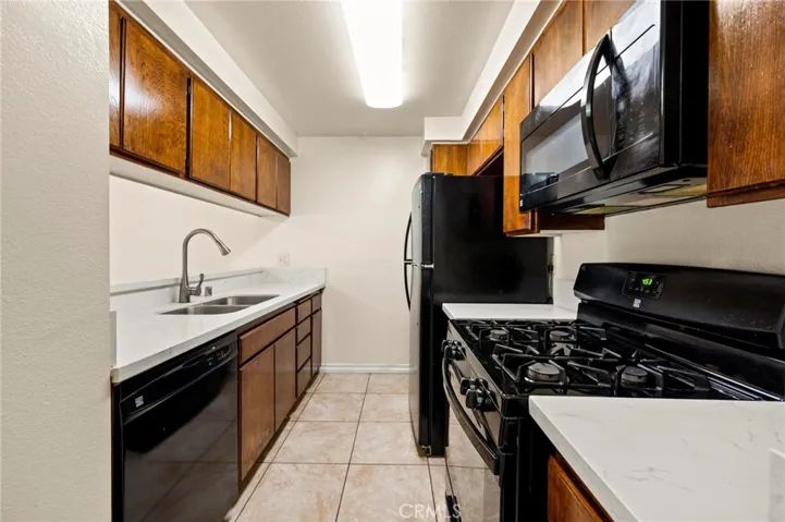 21219 Roscoe Boulevard 211, Canoga Park, California 91304