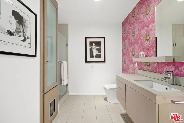 2509 Greenvalley Road, Los Angeles, California 90046