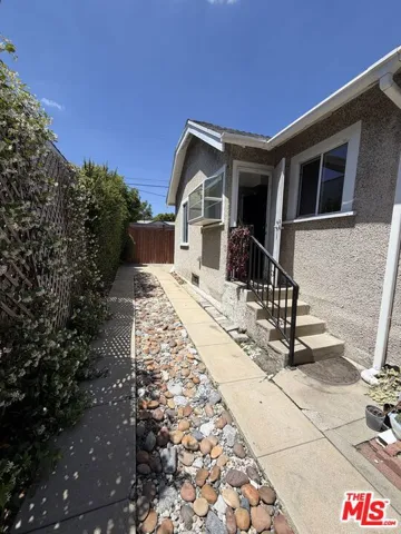 559 N Windsor Boulevard, Los Angeles, California 90004