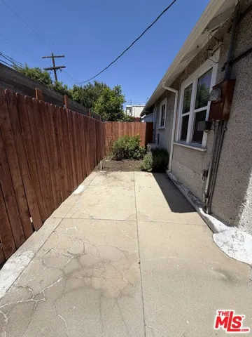 559 N Windsor Boulevard, Los Angeles, California 90004