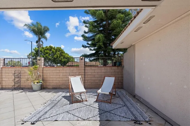 private yard off kitchen