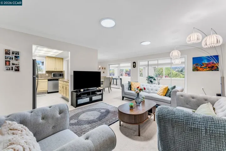 Beautifully updated unit