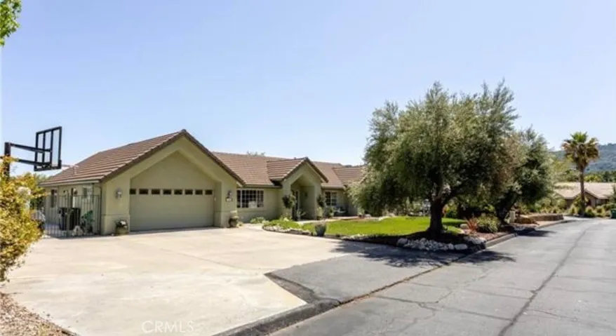 155 Eagle Creek Court, Atascadero, California 93422
