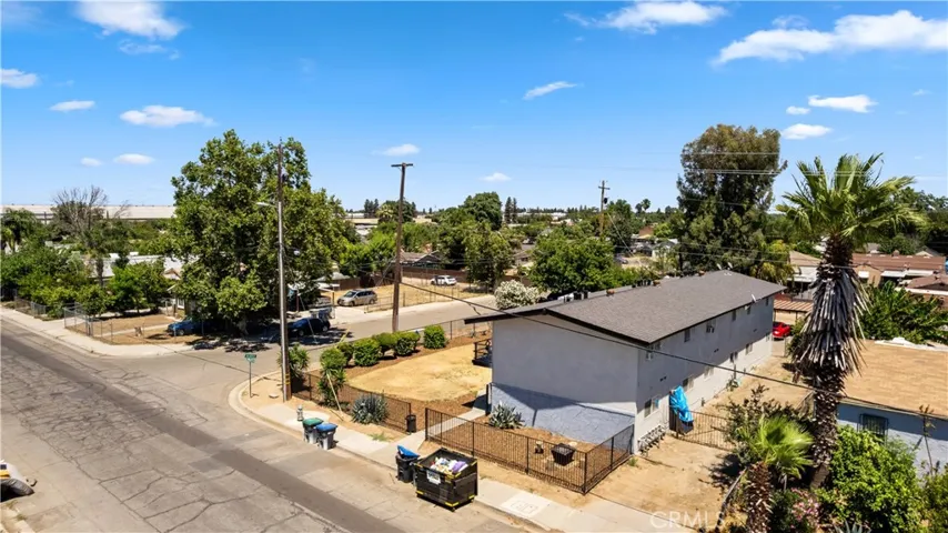3940 E Burns, Fresno, California 93725