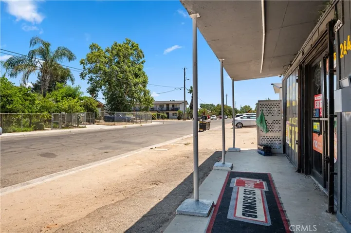 3940 E Burns, Fresno, California 93725