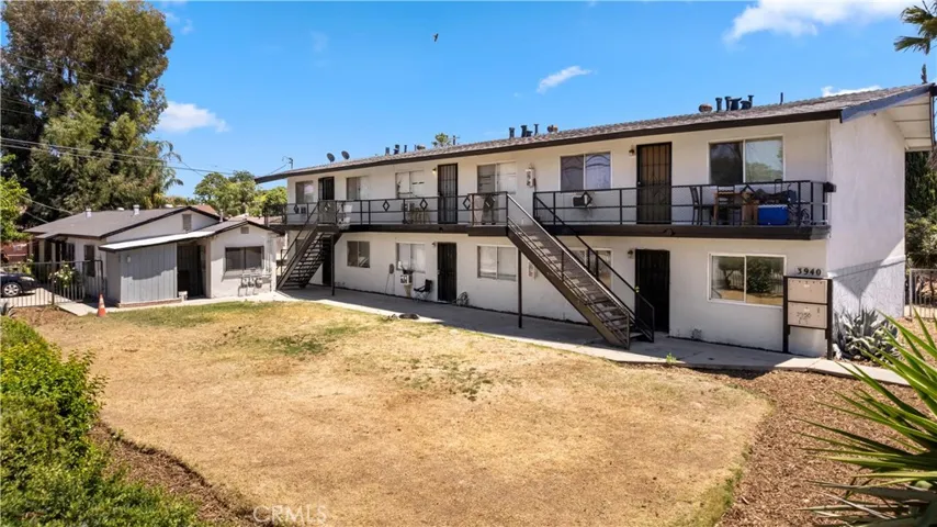3940 E Burns, Fresno, California 93725