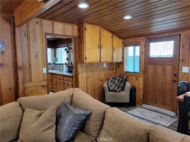 1116 Lark Road, Wrightwood, California 92397