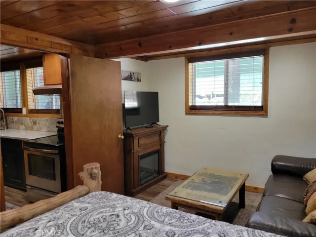 1116 Lark Road, Wrightwood, California 92397
