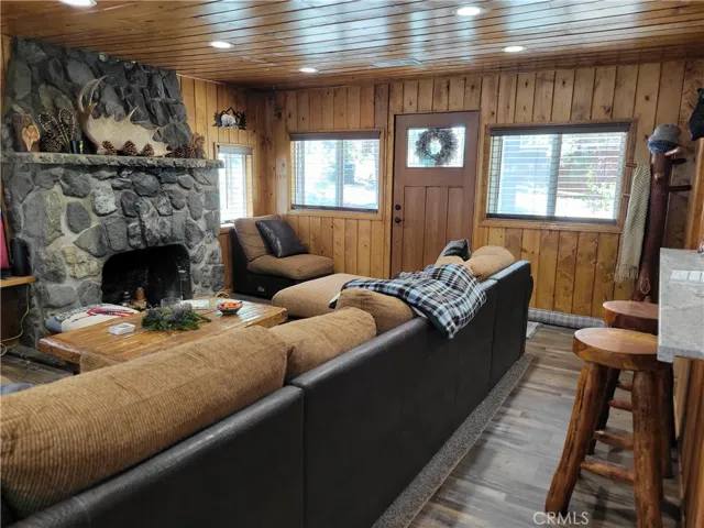 1116 Lark Road, Wrightwood, California 92397