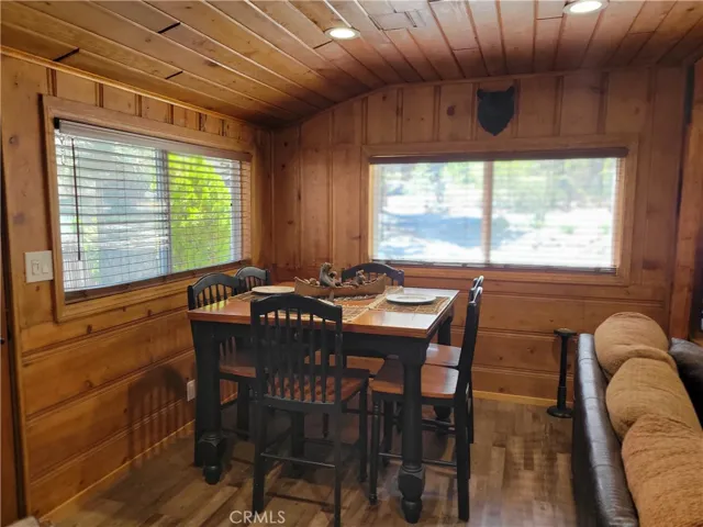 1116 Lark Road, Wrightwood, California 92397