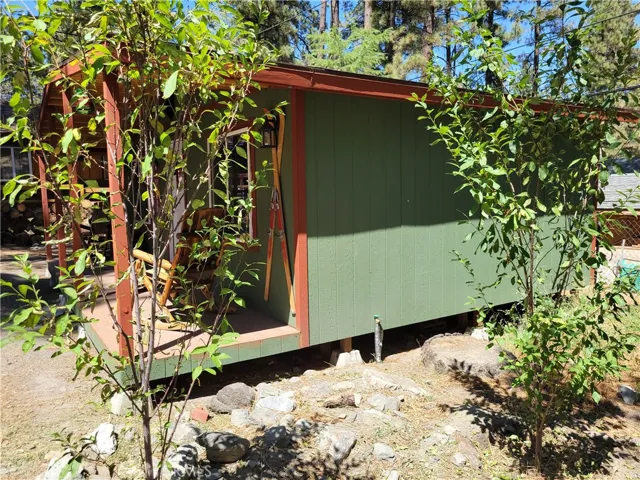 1116 Lark Road, Wrightwood, California 92397