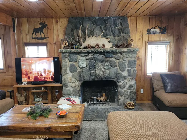 1116 Lark Road, Wrightwood, California 92397