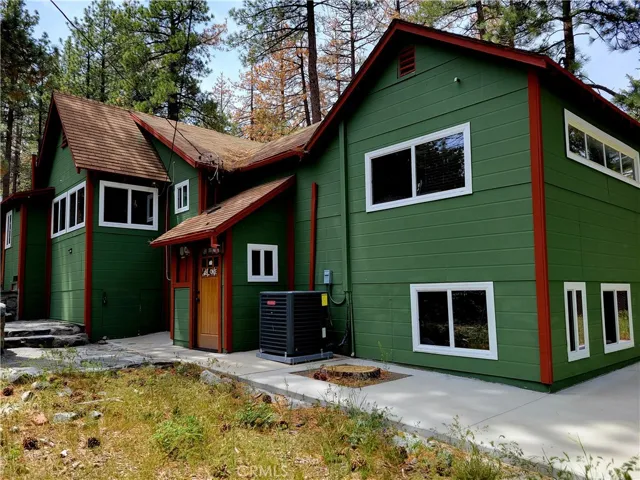 1116 Lark Road, Wrightwood, California 92397
