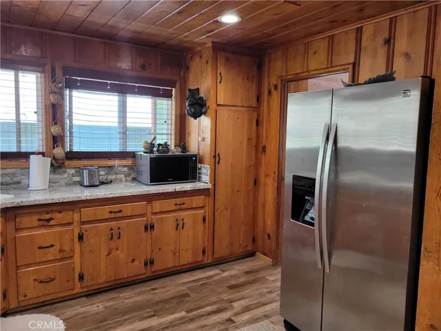 1116 Lark Road, Wrightwood, California 92397