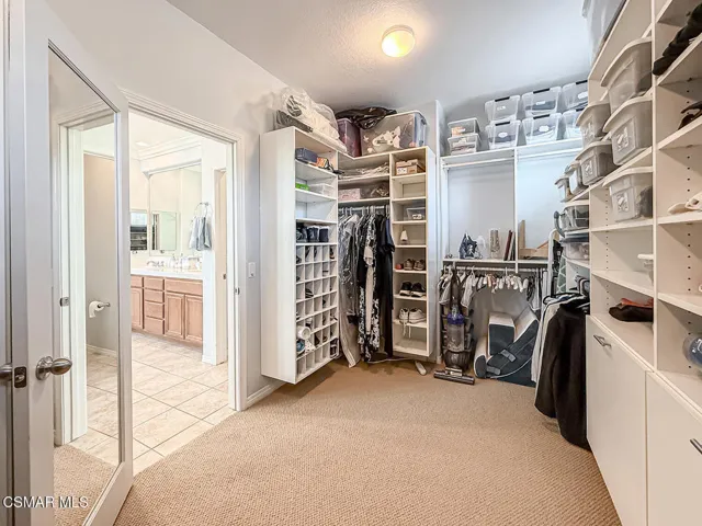 jPrimary Bedroom Suite11
