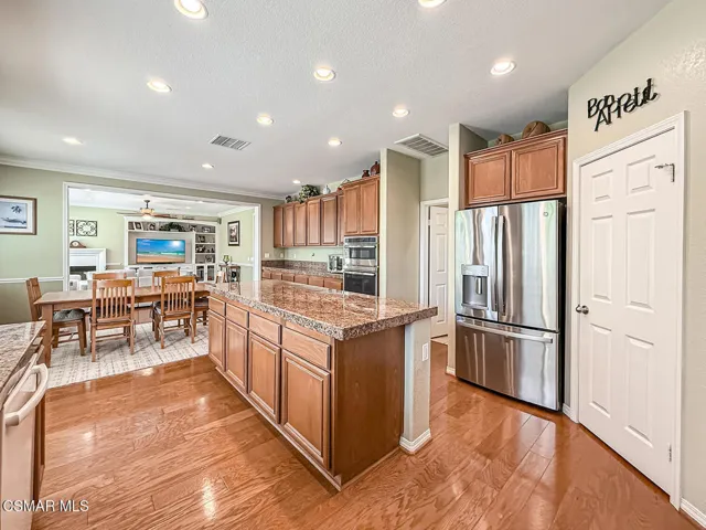 cFamily and Kitchen10