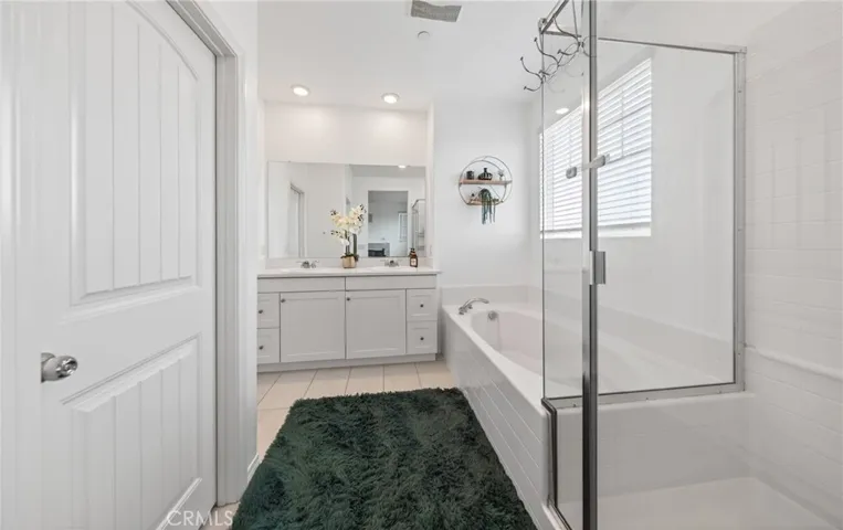 Separate Tub and Shower in the Primary Bathroom