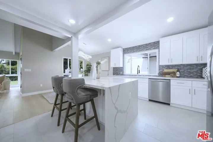 5628 Cleon Avenue, North Hollywood, California 91601