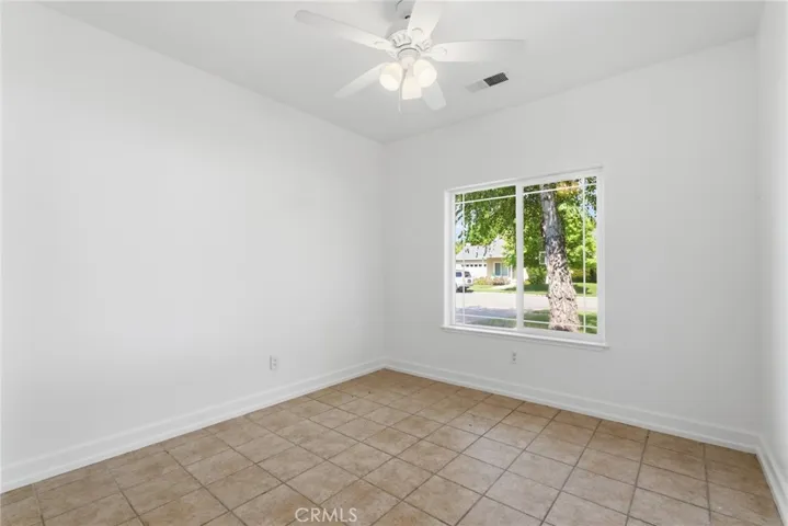 Front bedroom #1