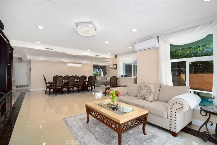 6508 Moorcroft Avenue, Woodland Hills, California 91303