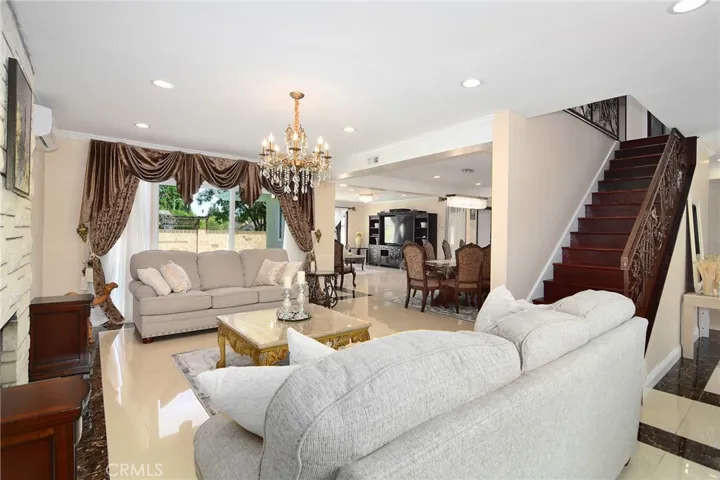 6508 Moorcroft Avenue, Woodland Hills, California 91303
