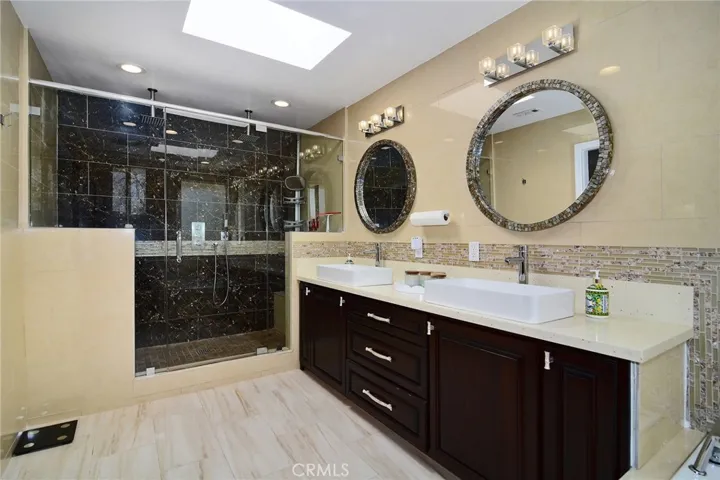 6508 Moorcroft Avenue, Woodland Hills, California 91303