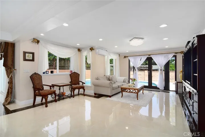 6508 Moorcroft Avenue, Woodland Hills, California 91303