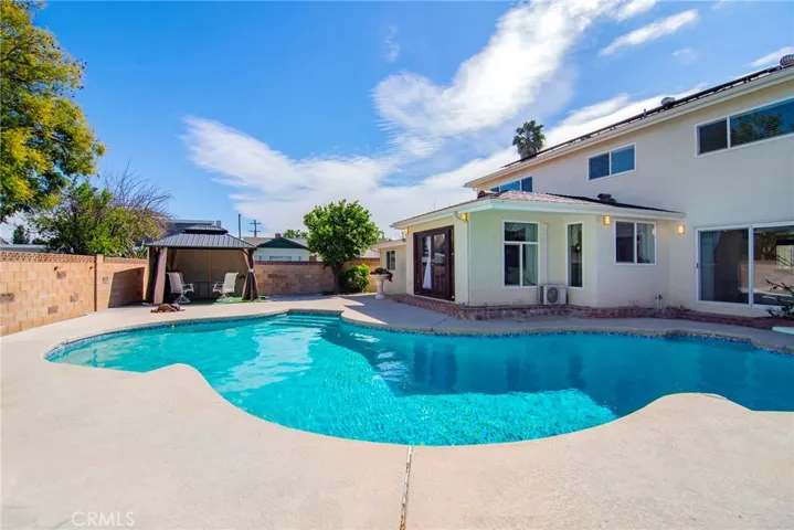 6508 Moorcroft Avenue, Woodland Hills, California 91303