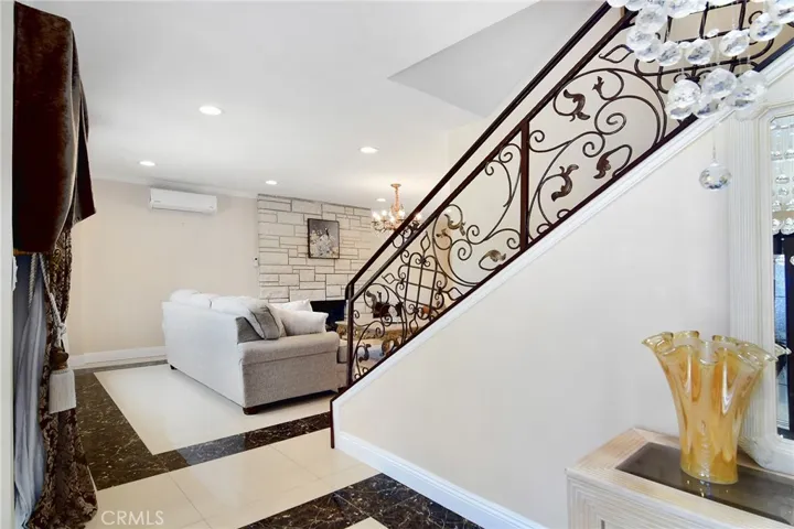 6508 Moorcroft Avenue, Woodland Hills, California 91303