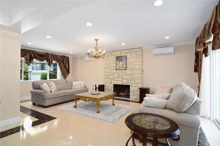 6508 Moorcroft Avenue, Woodland Hills, California 91303