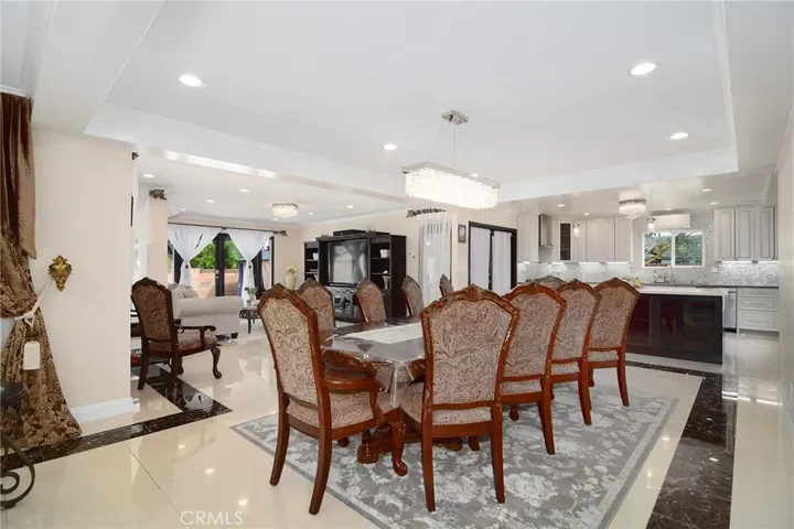 6508 Moorcroft Avenue, Woodland Hills, California 91303