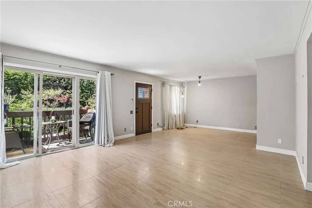 328 S Miraleste, San Pedro, California 90732 — photo 4