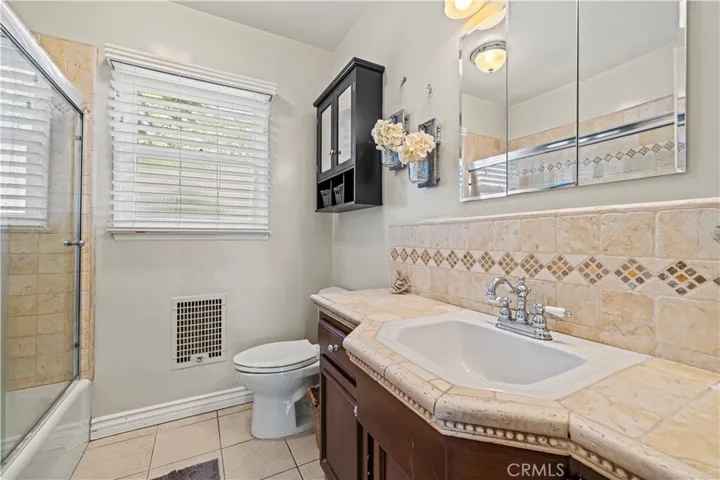 17955 Archwood, Reseda, California 91335