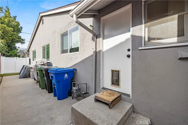 17955 Archwood, Reseda, California 91335