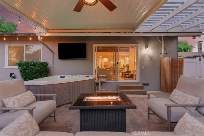 17955 Archwood, Reseda, California 91335