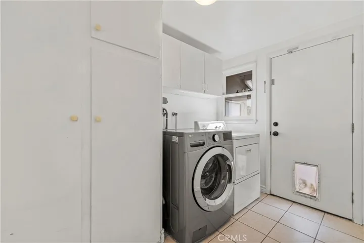 17955 Archwood, Reseda, California 91335